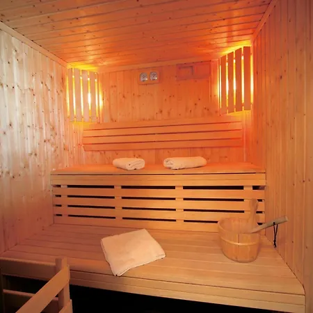 Spacious 500 M From The Slopes Of Les Sybelles * Fontcouverte-la-Toussuire